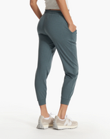 Vuori Performance Jogger - Oak Hall